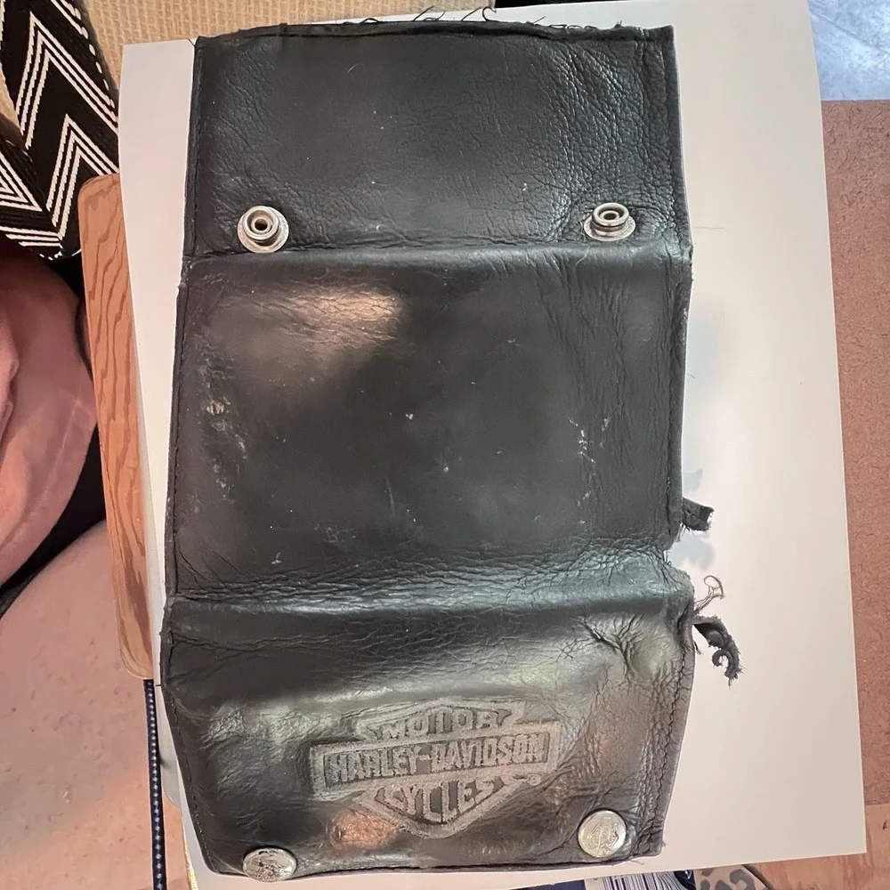 Harley-Davidson Mens Black Leather Trifold Trucker Biker Chain Wallet Logo Snap‎